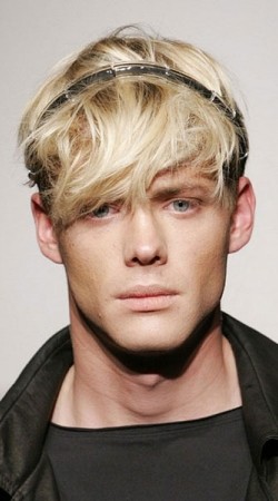 thumbs_messey-fringe-mens-hairstyle