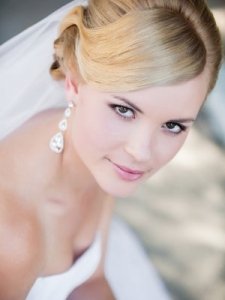 Bridal and Wedding Hair Styles Ideas from Shampoo Dolls in Cottage Grove