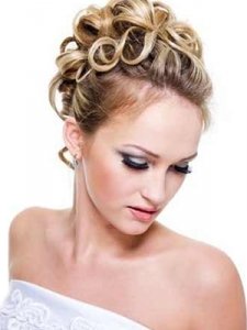 Bridal and Wedding Hair Styles Ideas from Shampoo Dolls in Cottage Grove